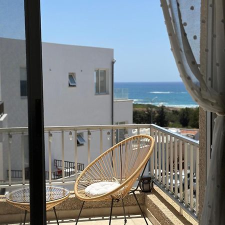Sea View Apartment Near The Beach Paphos Exterior photo