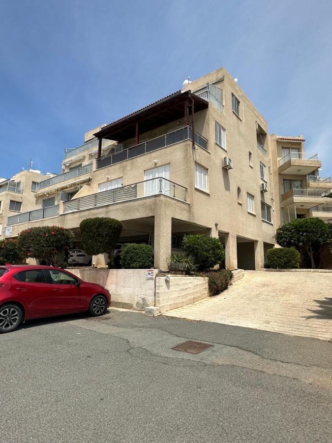 Sea View Apartment Near The Beach Paphos Exterior photo