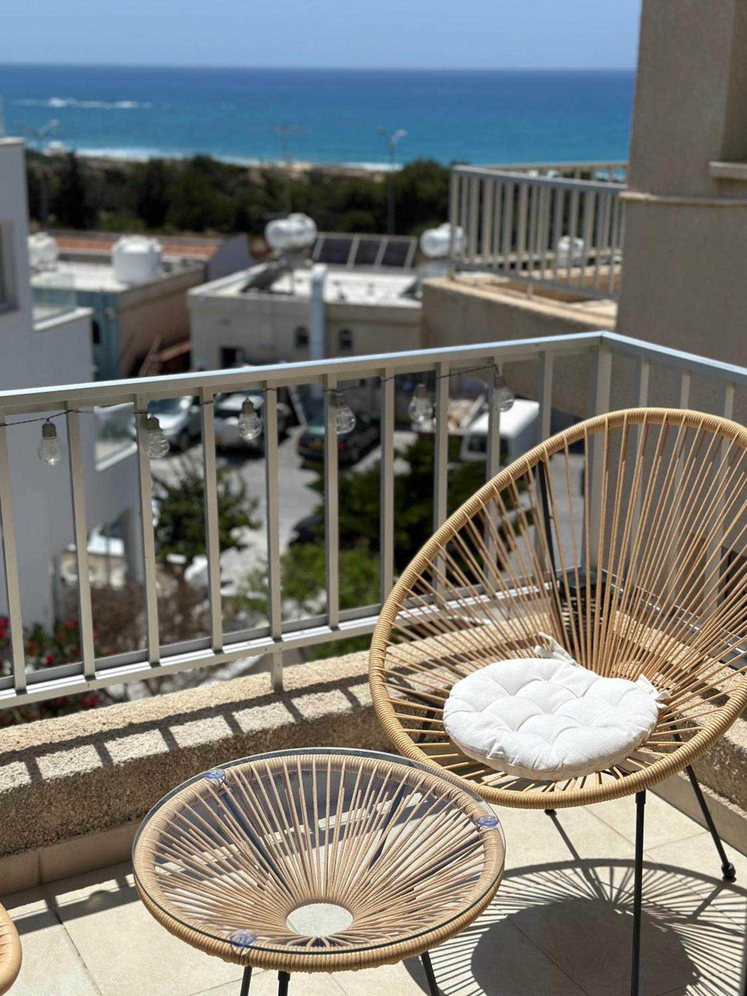 Sea View Apartment Near The Beach Paphos Exterior photo